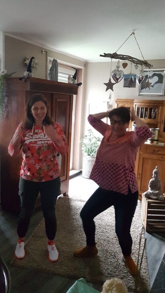 20210404 180624 576x1024