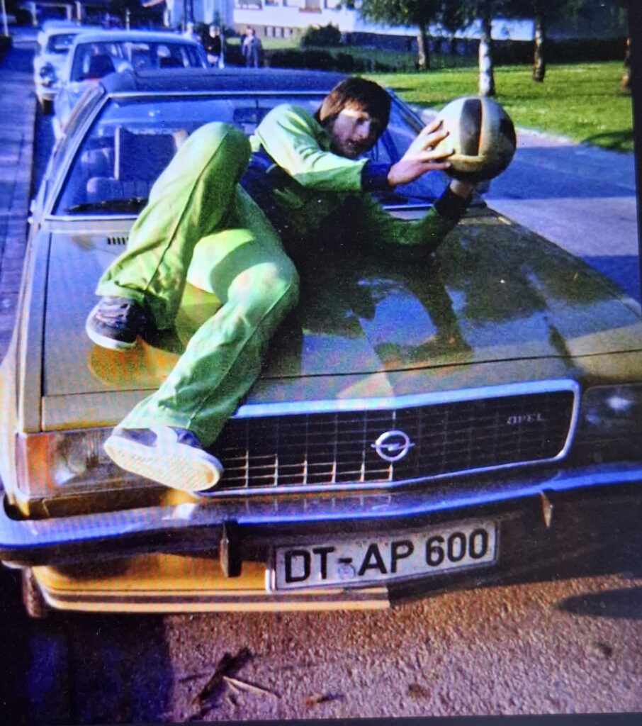 20250622 102010 906x1024