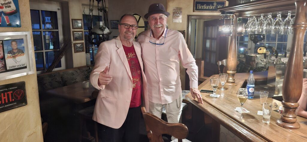 20250819 212220 1024x473